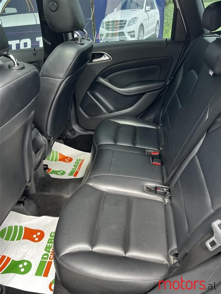 2013' Mercedes-Benz B 200 photo #3