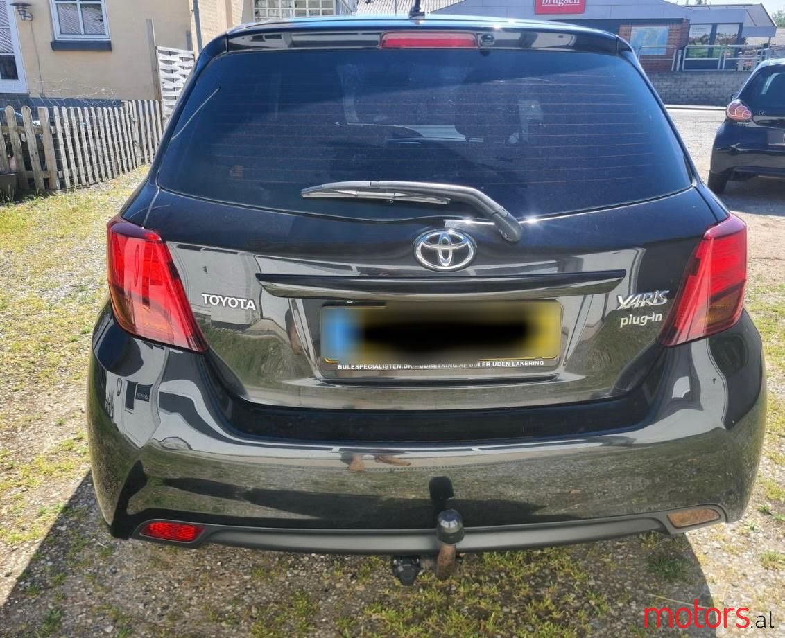 2016' Toyota Yaris photo #5
