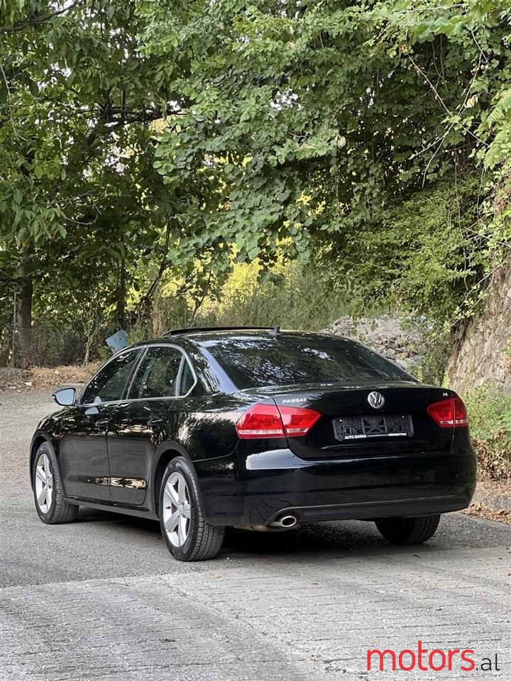 2012' Volkswagen Passat photo #4