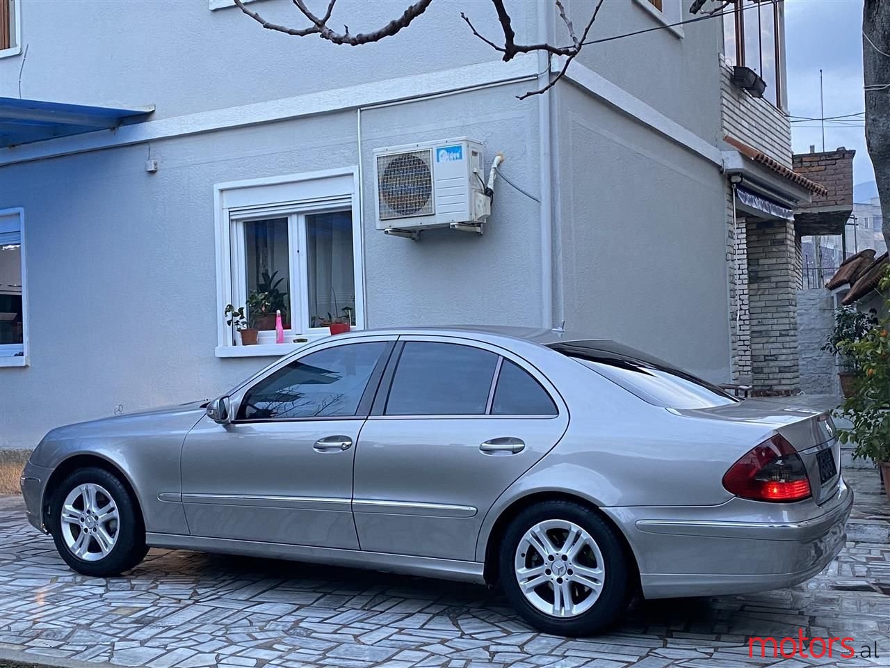 2008' Mercedes-Benz E 220 photo #6