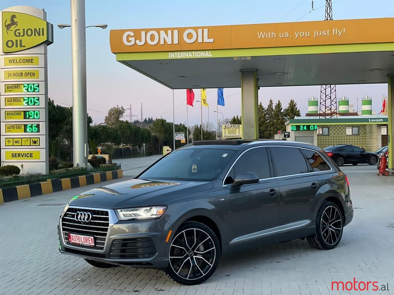 2017' Audi Q7 photo #1