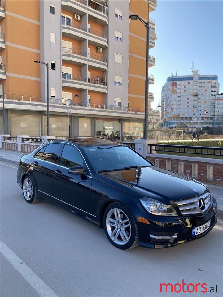 2012' Mercedes-Benz C 250 photo #4