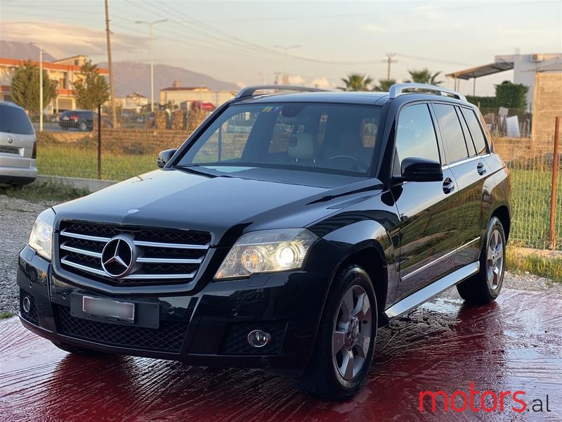 2010' Mercedes-Benz GLK 320 photo #1