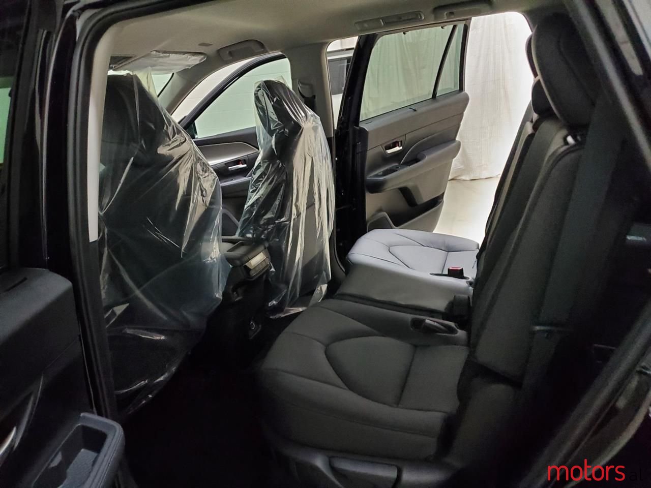 2024' Toyota Highlander photo #5