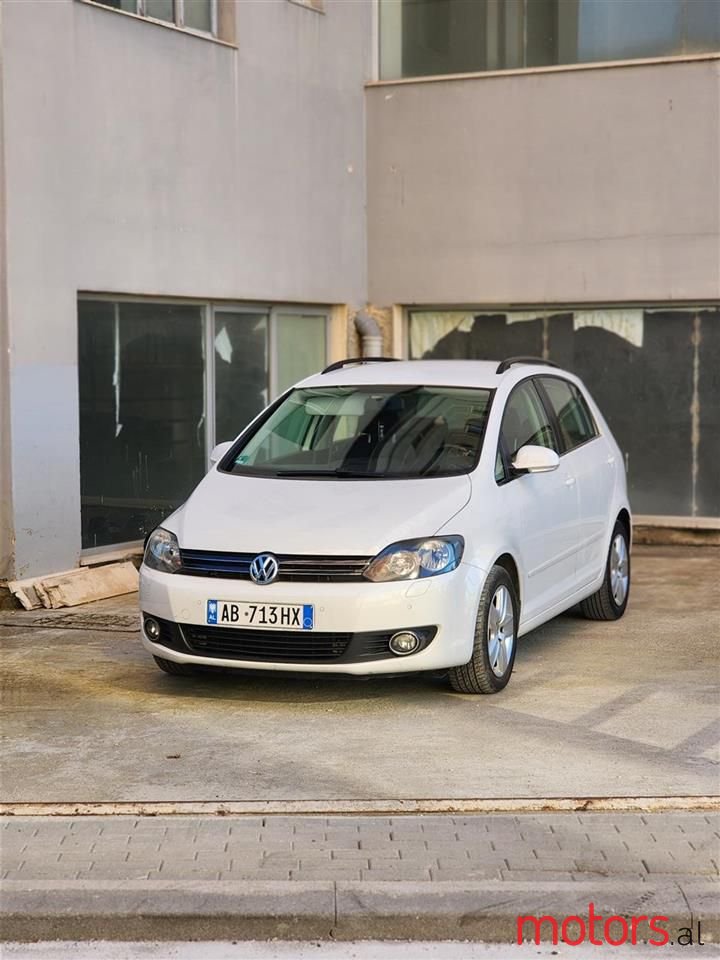 2010' Volkswagen Golf Plus photo #5