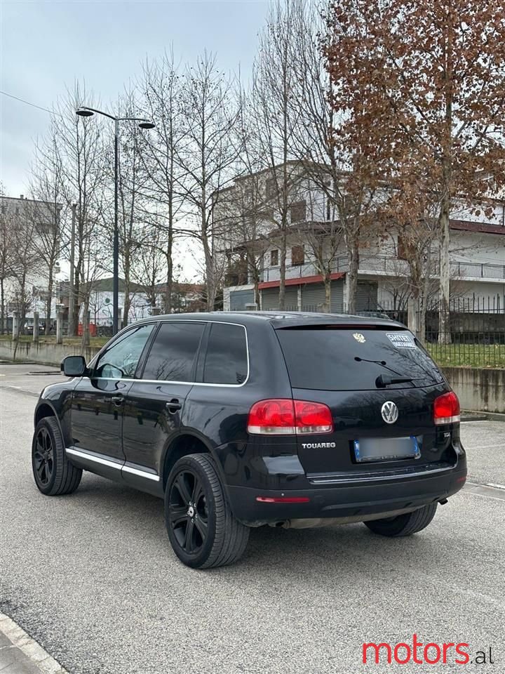 2005' Volkswagen Touareg photo #6