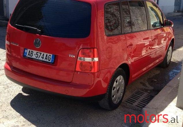 2006' Volkswagen Touran photo #1
