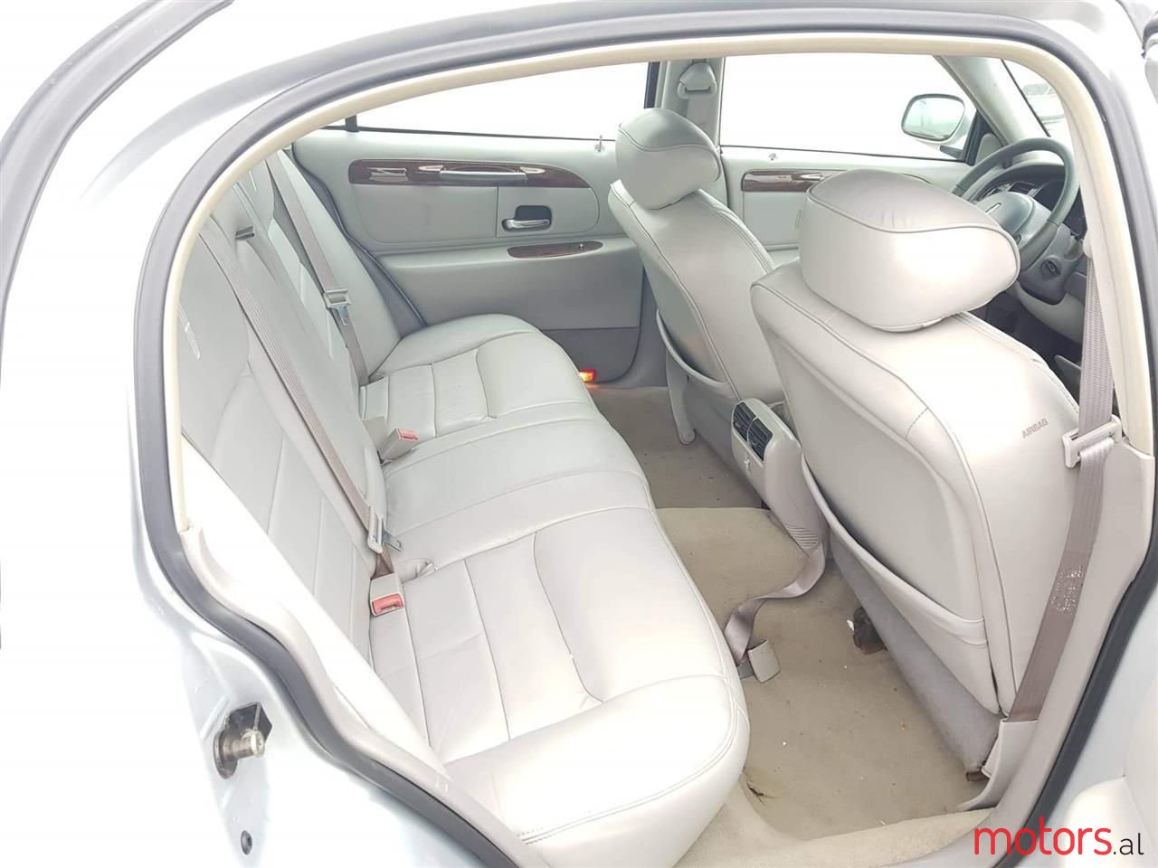 2002' Lincoln Town Car photo #4