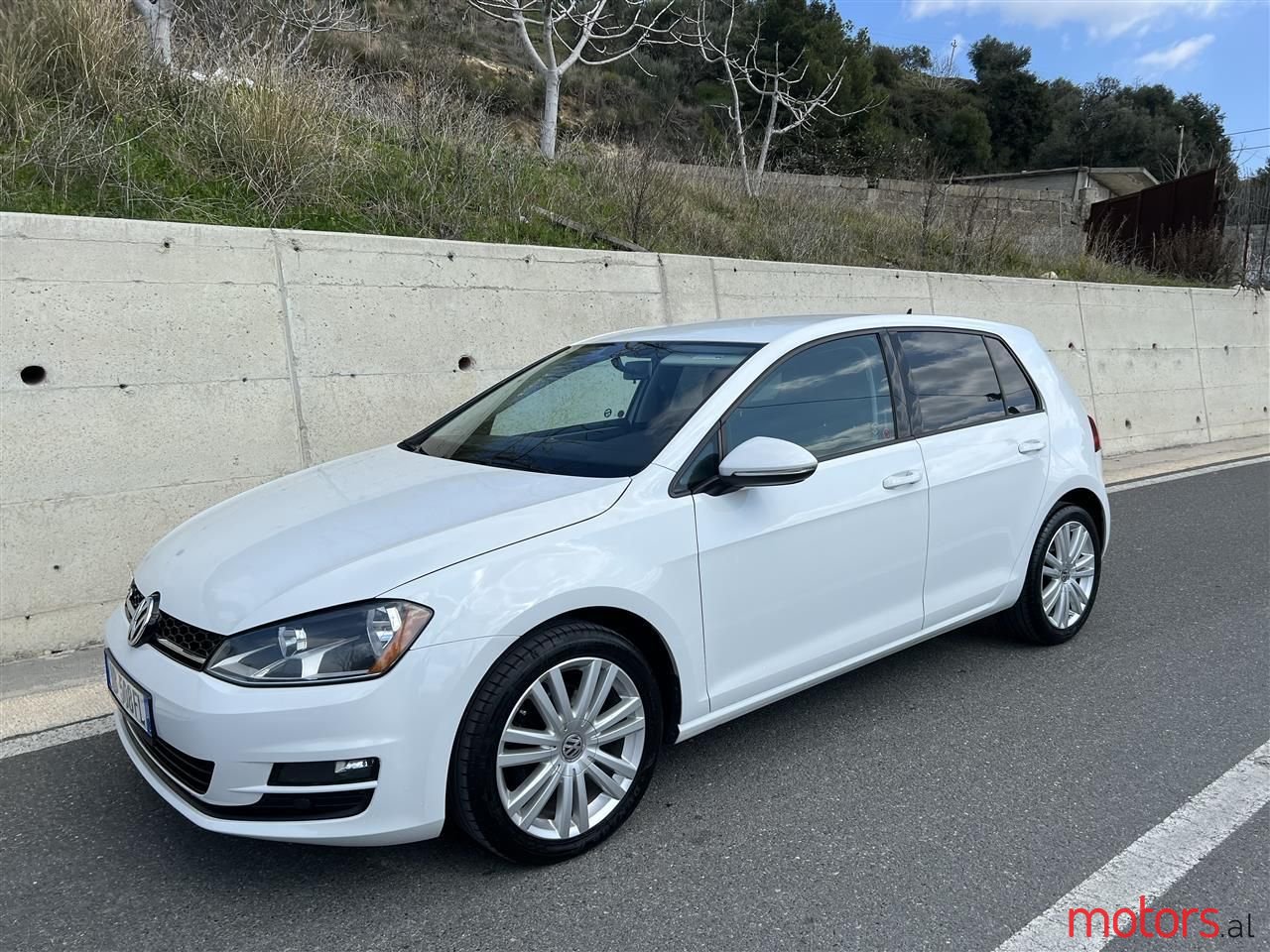 2015' Volkswagen Golf photo #1
