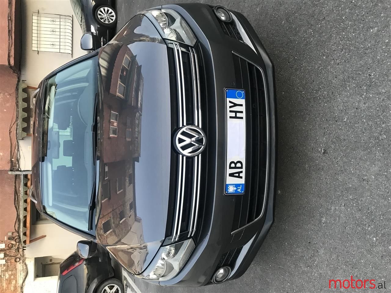 2012' Volkswagen Tiguan photo #2