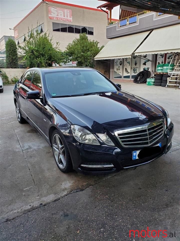 2011' Mercedes-Benz E 350 photo #4