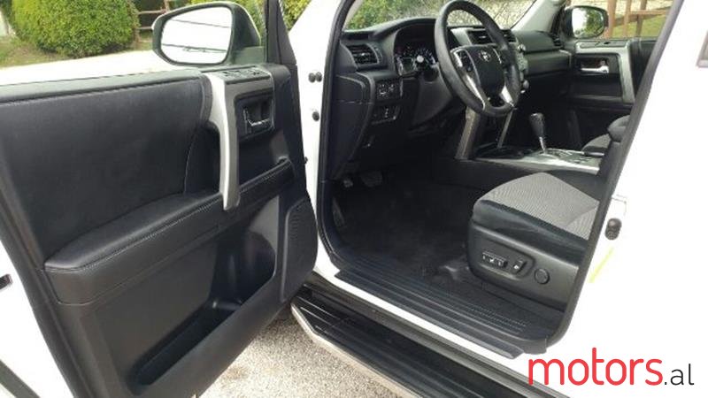 2015' Toyota 4Runner photo #7