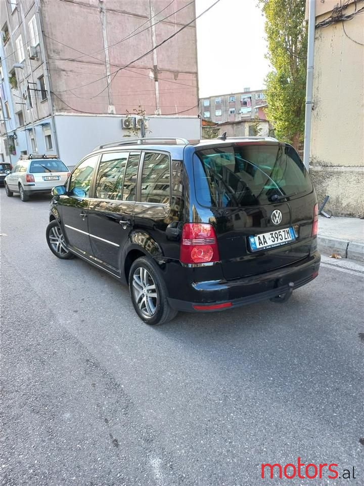 2006' Volkswagen Touran photo #4