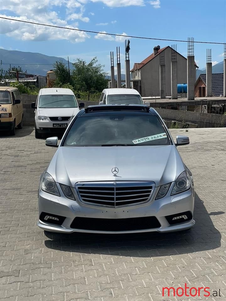 2010' Mercedes-Benz E 350 photo #5