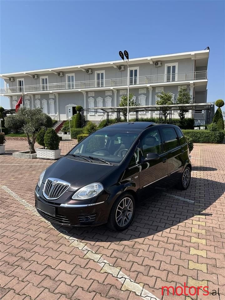 2011' Lancia Musa photo #1