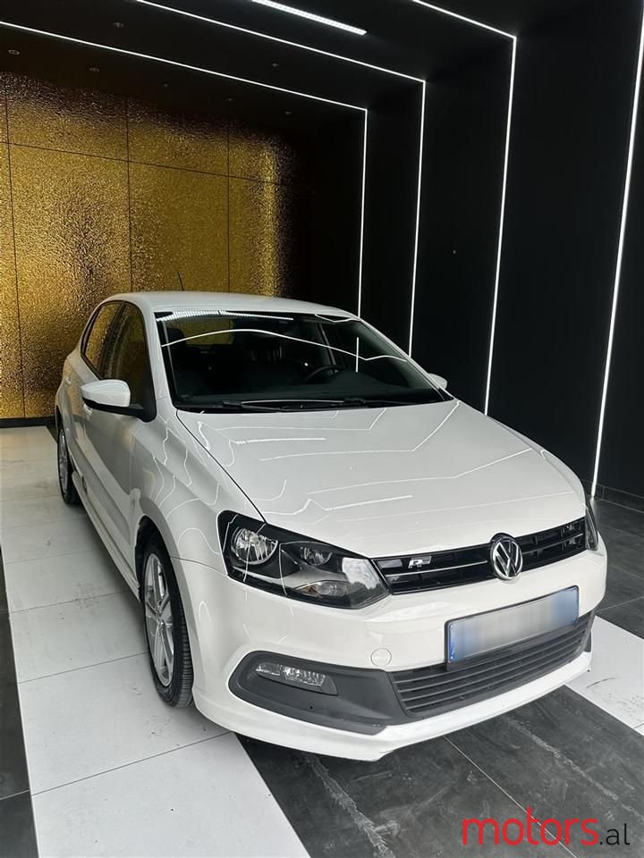 2014' Volkswagen Polo photo #1