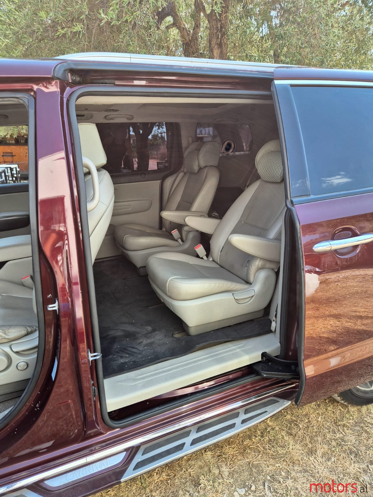 2015' Kia Carnival photo #5