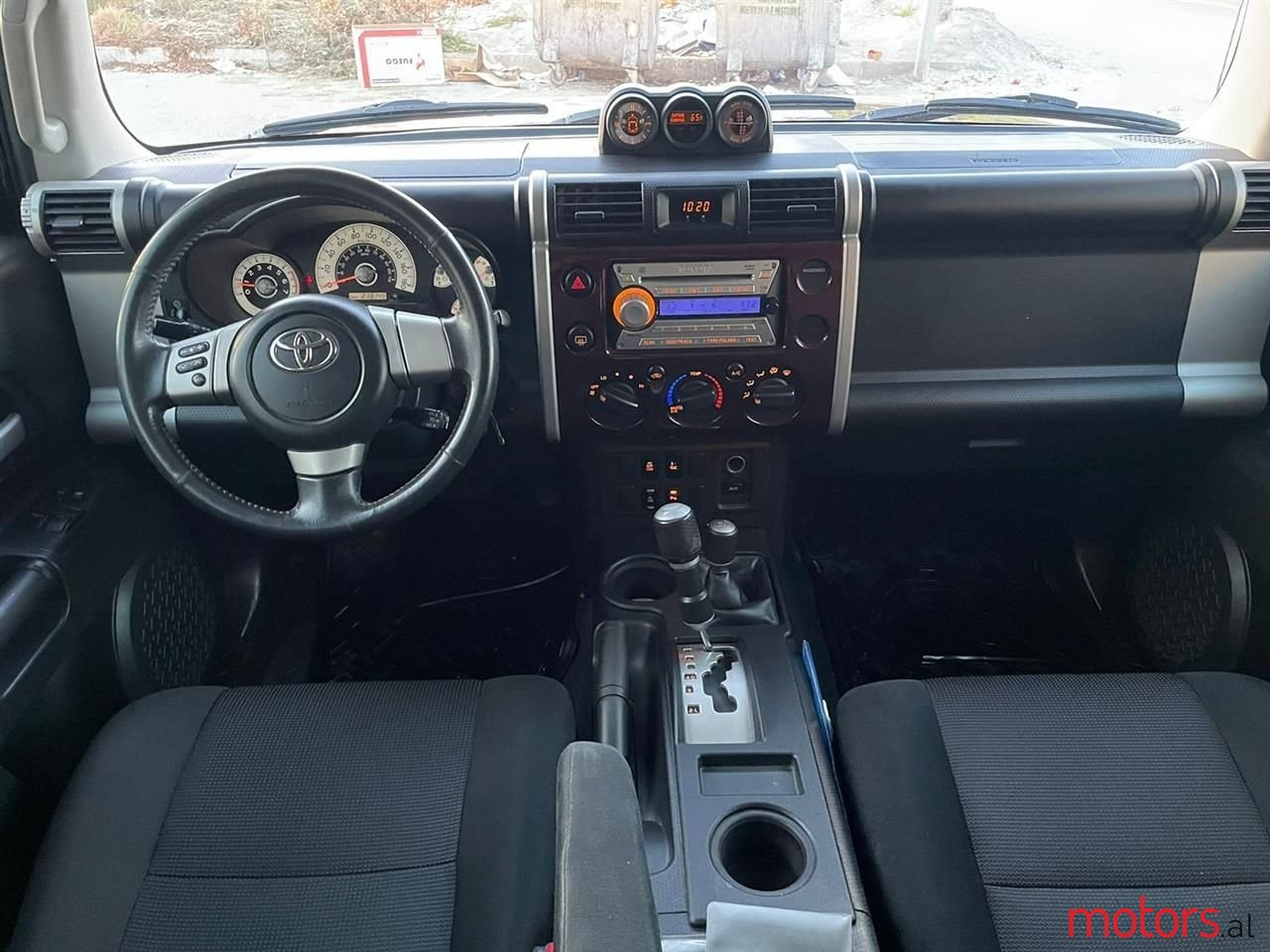 2007' Toyota FJ photo #5