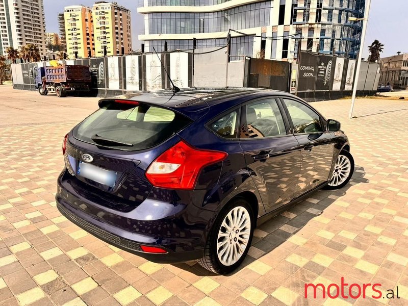 2012' Ford Focus photo #2