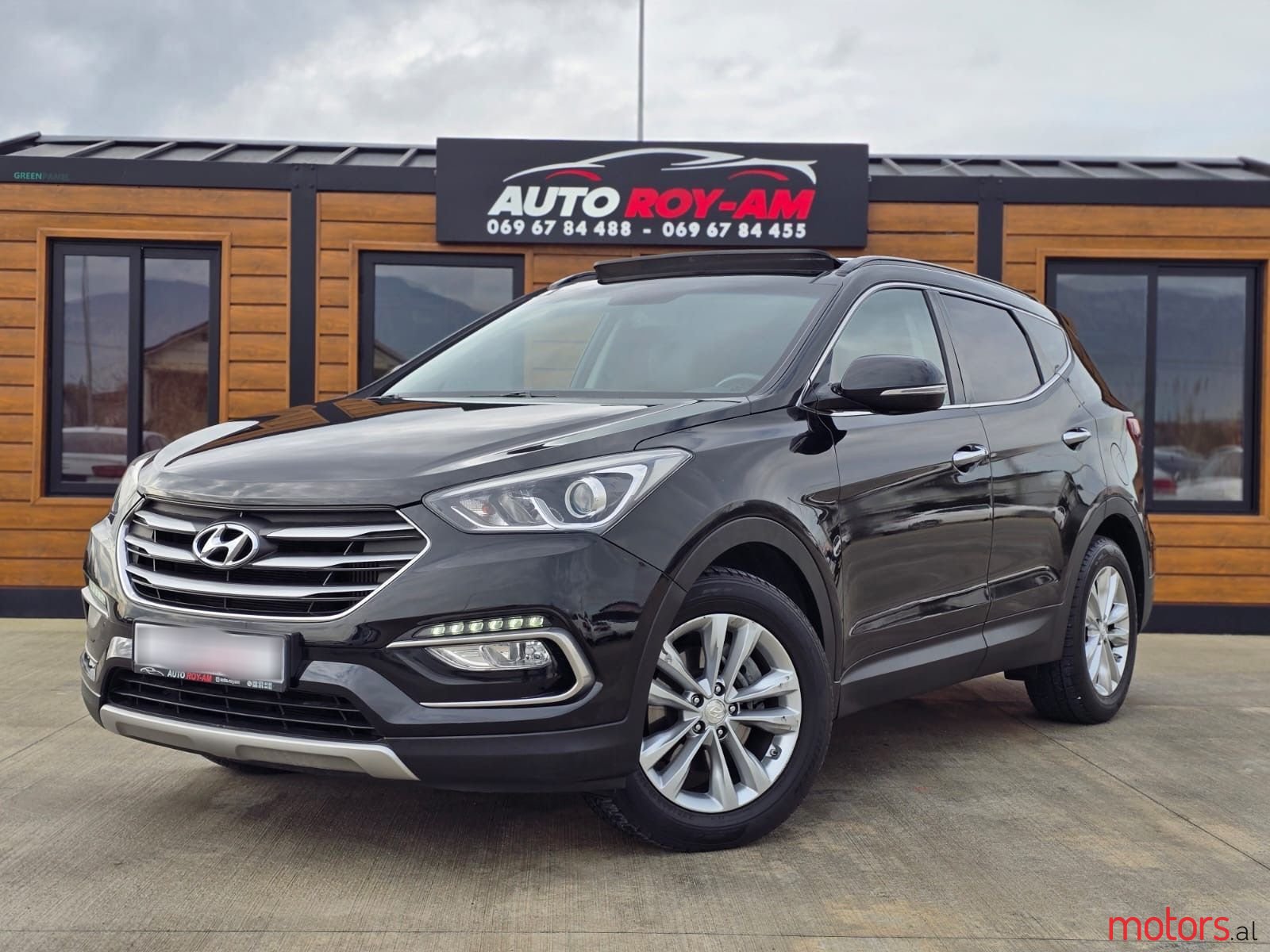 2016' Hyundai Santa Fe photo #2