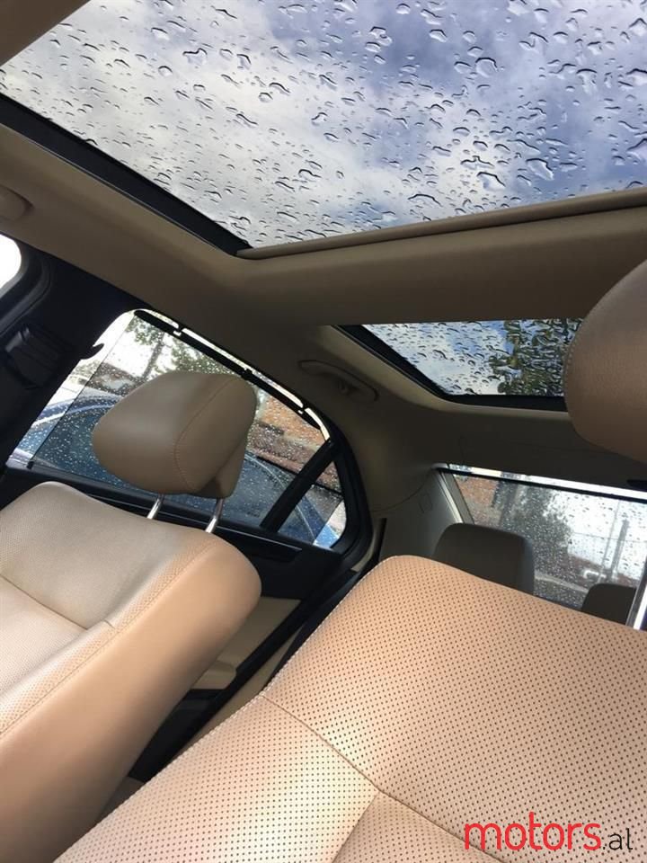 2011' Mercedes-Benz 250 photo #3