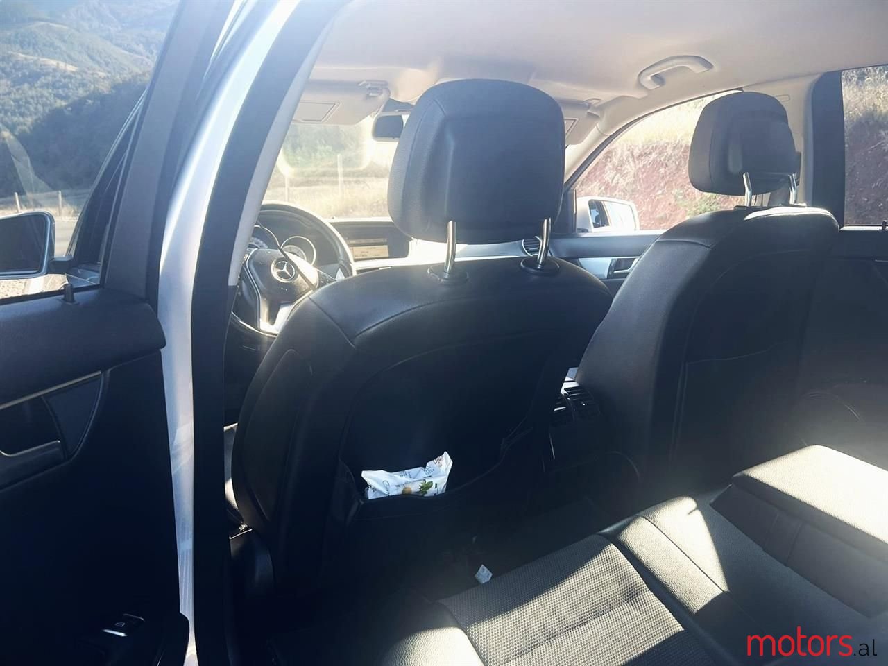 2012' Mercedes-Benz C 200 photo #6