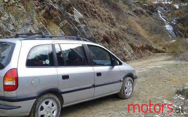 2002' Opel Zafira photo #1