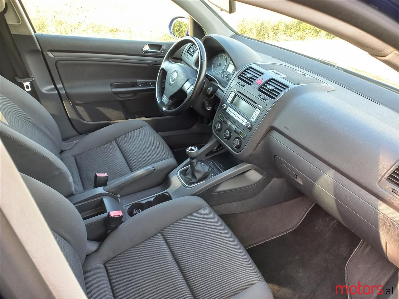 2005' Volkswagen Golf photo #6