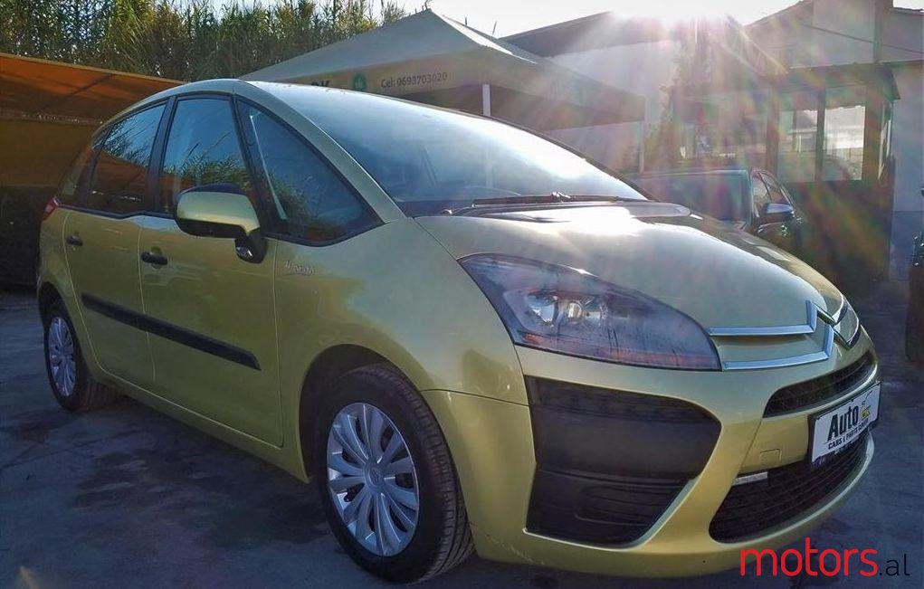 2008' Citroen C4 photo #2