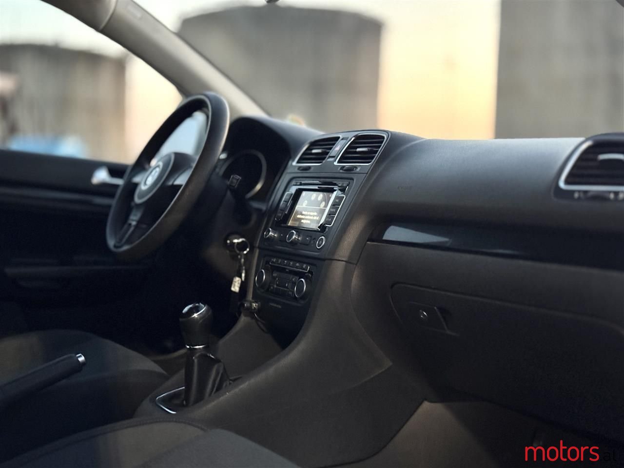 2013' Volkswagen Golf photo #6