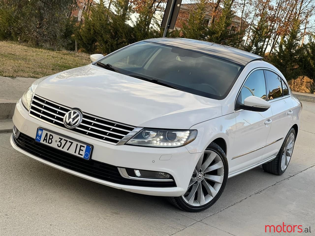 2013' Volkswagen Passat photo #1
