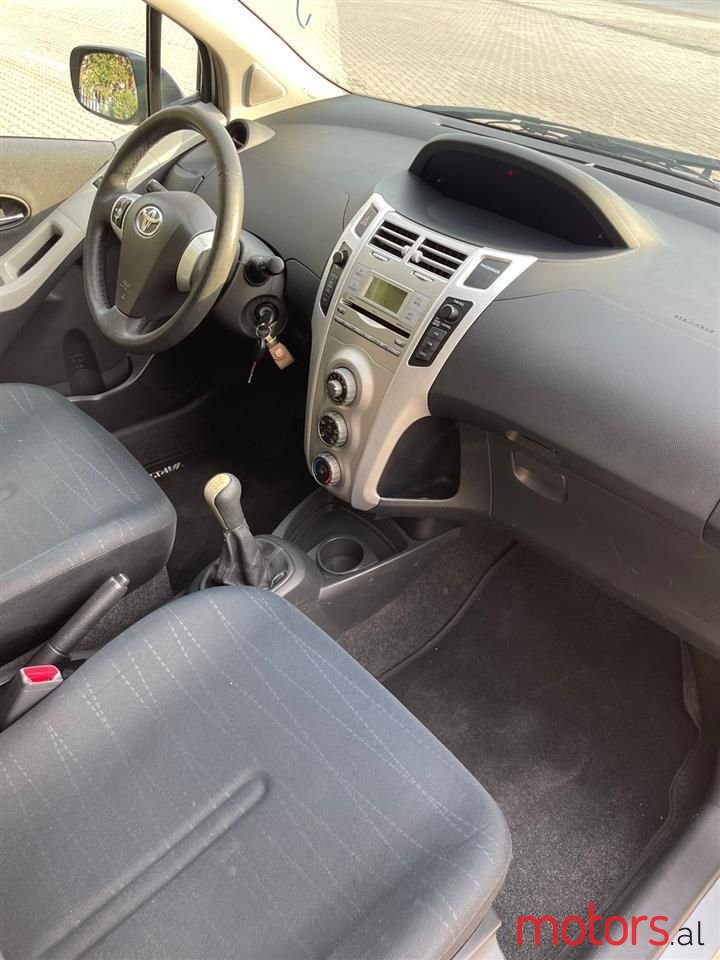 2007' Toyota Yaris photo #6