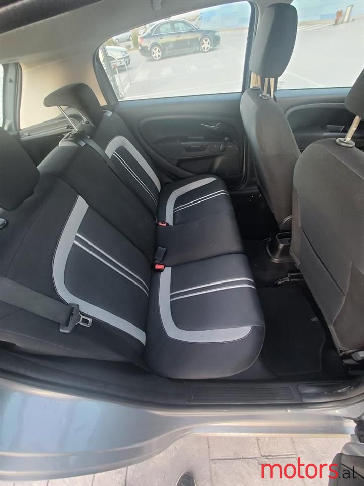 2009' Fiat Punto photo #2