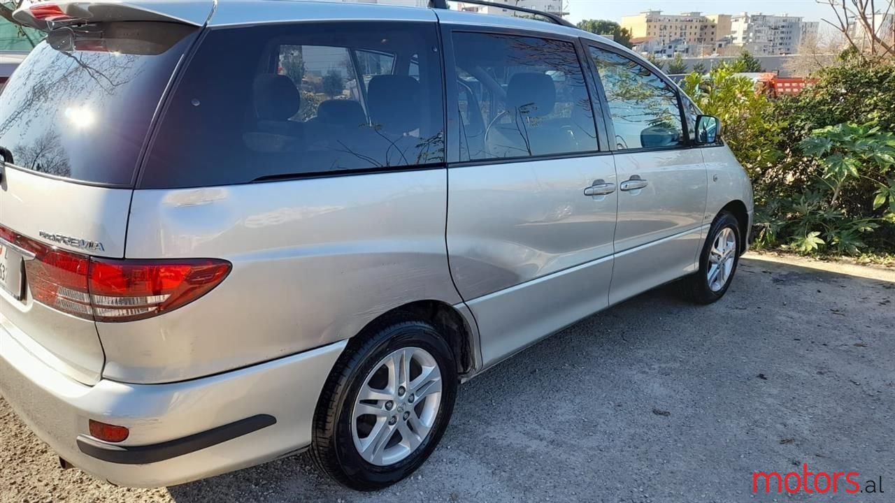 2004' Toyota Previa photo #6