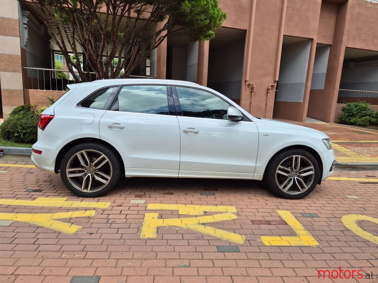 2015' Audi SQ5 photo #5