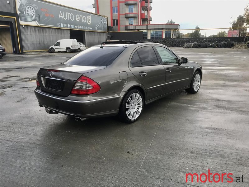 2008' Mercedes-Benz E 320 photo #1