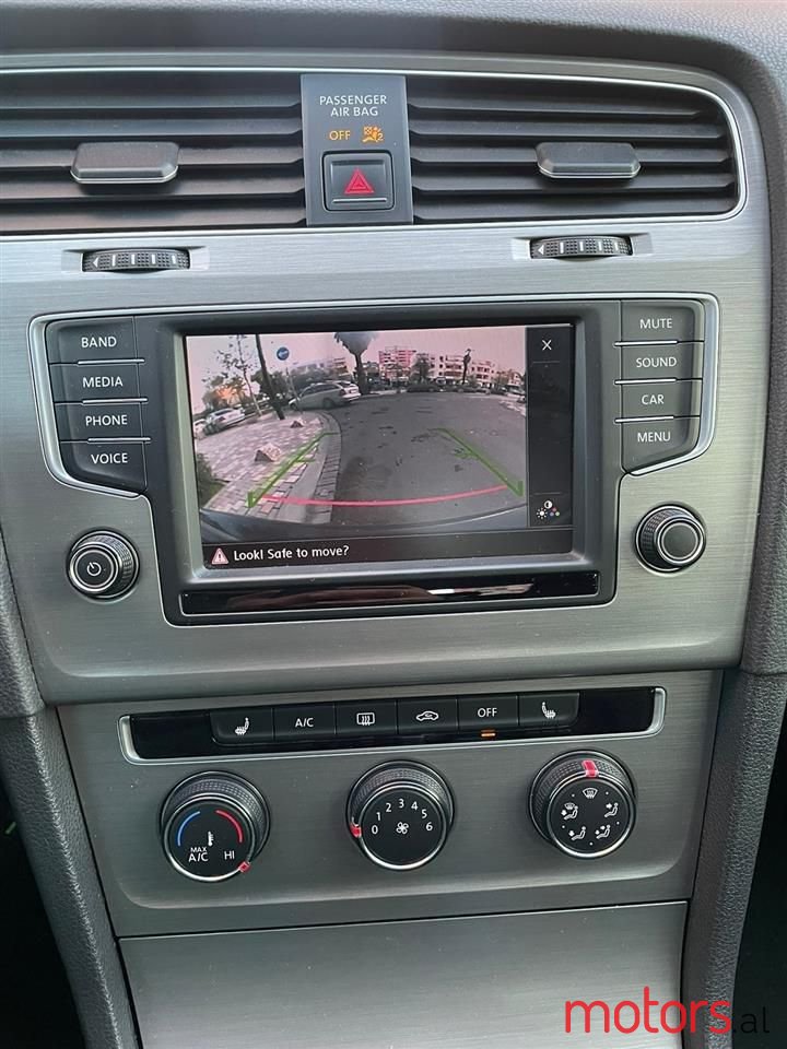 2016' Volkswagen Golf photo #3