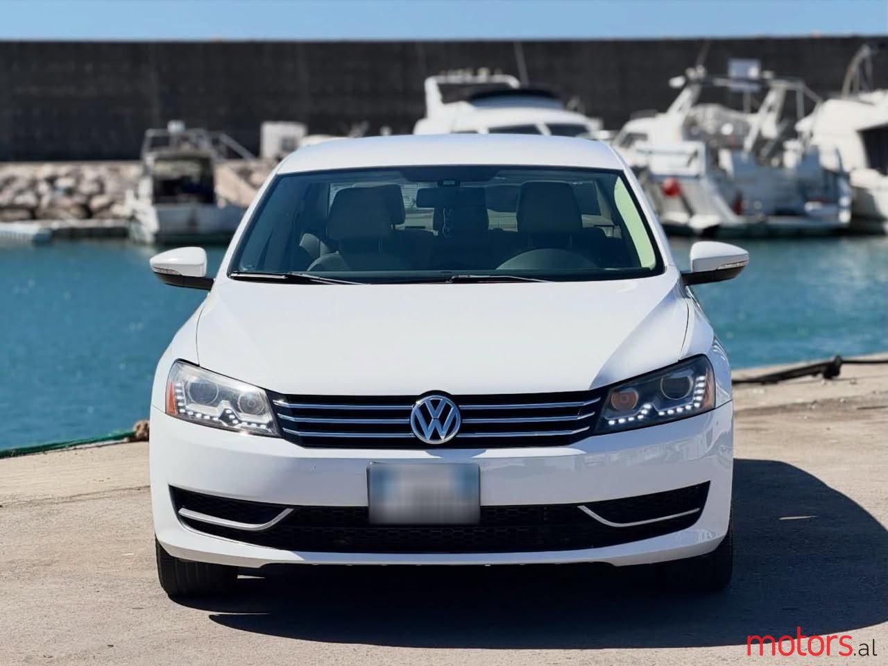 2013' Volkswagen Passat photo #2