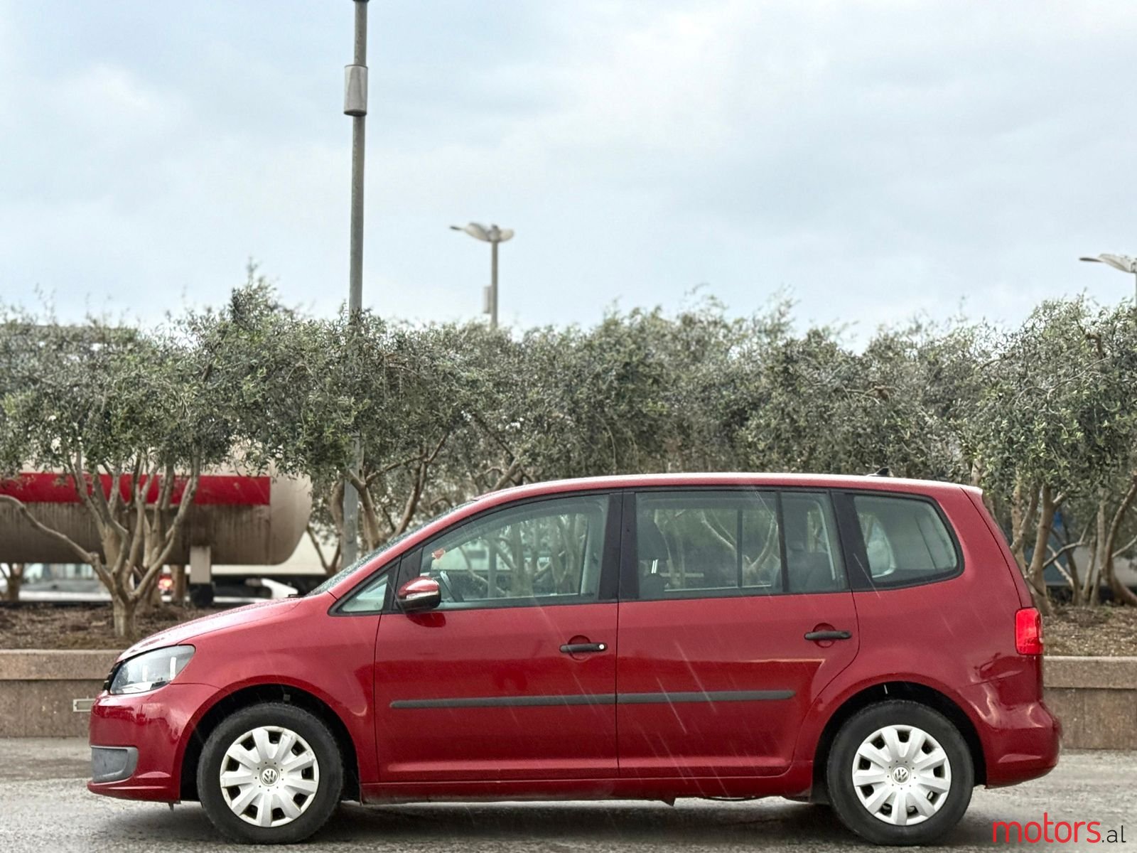 2012' Volkswagen Touran photo #6
