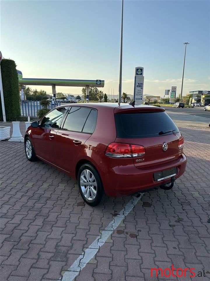 2011' Volkswagen Golf photo #4