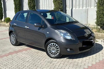 2011' Toyota Yaris