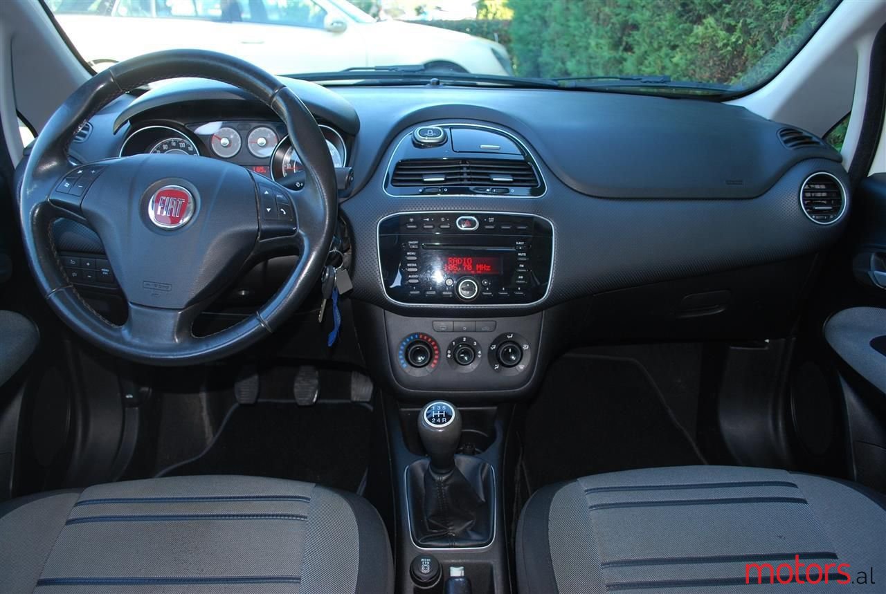 2010' Fiat Punto Evo photo #4