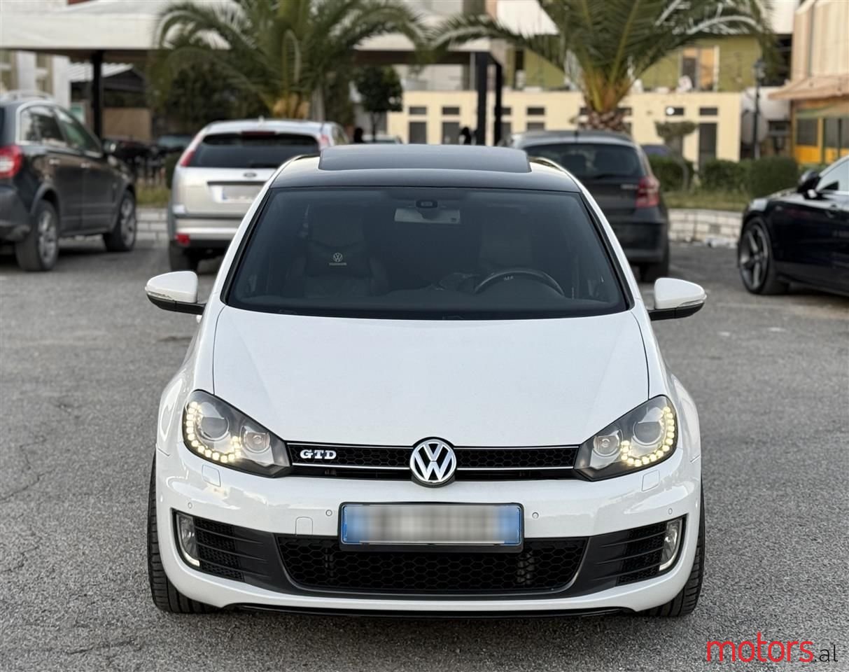 2013' Volkswagen Golf photo #2