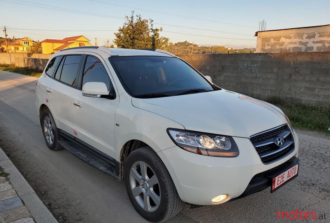 2009' Hyundai Santa Fe photo #1