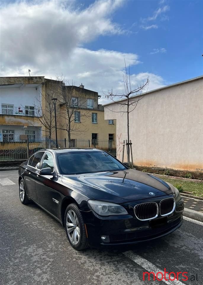 2012' BMW 740 photo #5