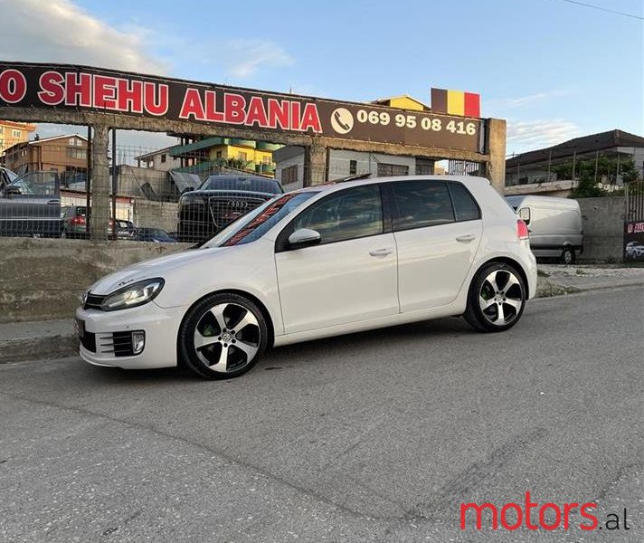 2010' Volkswagen Golf photo #1