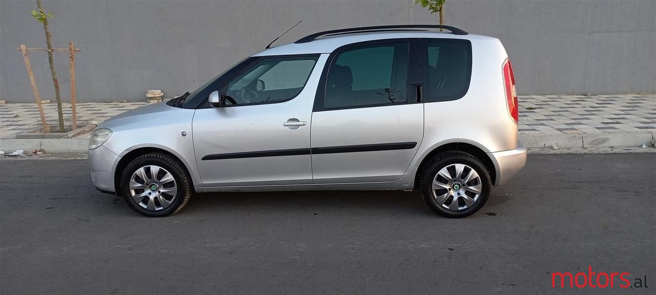 2007' Skoda Roomster photo #3