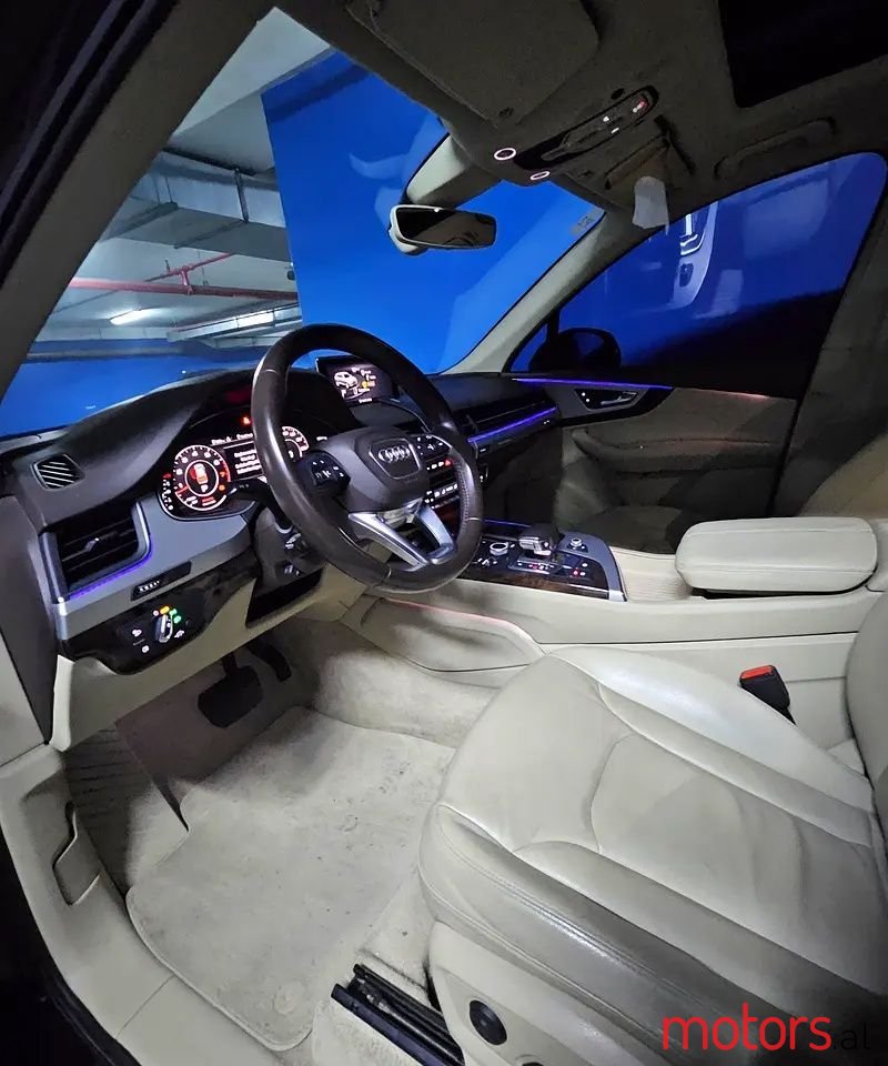 2016' Audi Q7 photo #2