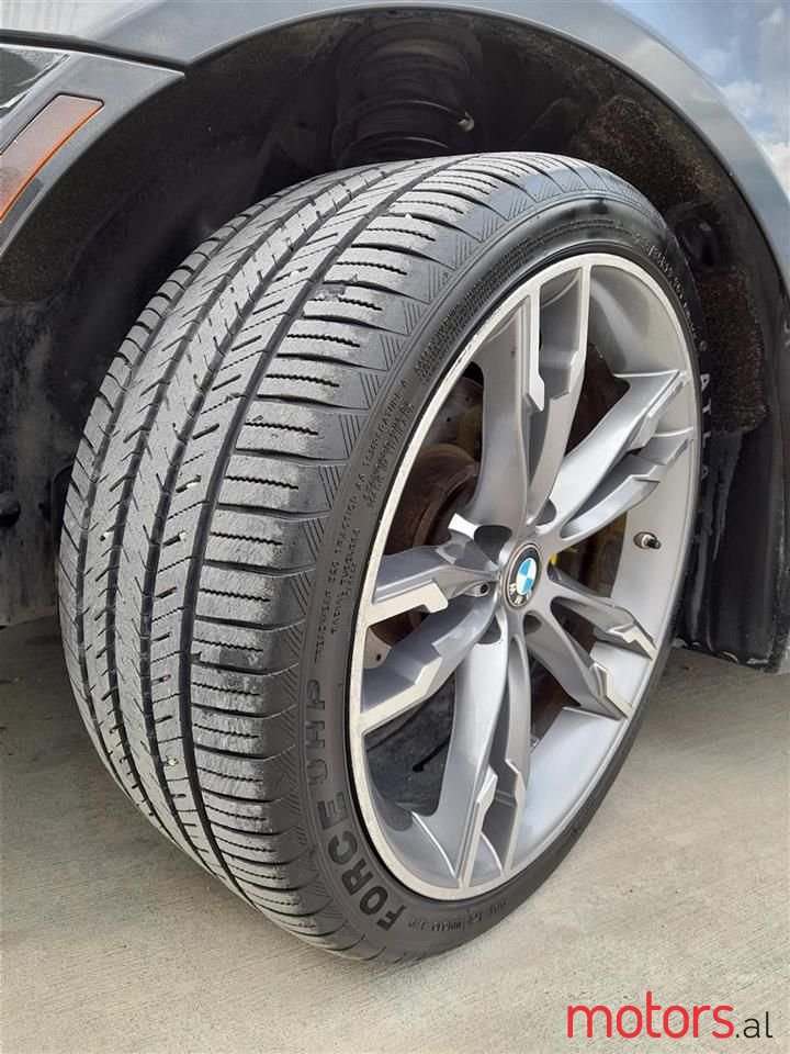 2009' BMW 530 photo #6