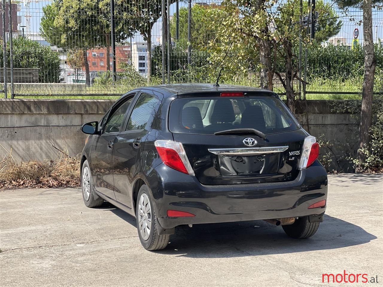 2013' Toyota Yaris photo #4